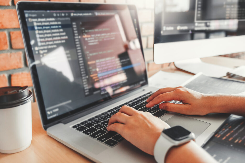 SAP独自のプログラミング言語ABAPとは?